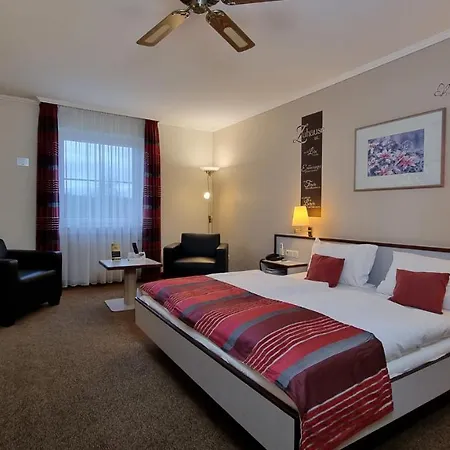 Rhoener Land Garni - 4*