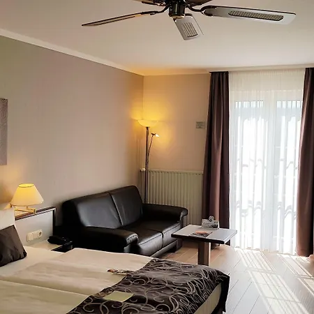 Hotel Rhoener Land Garni - Oberthulba