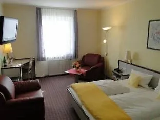 Rhoener Land Garni - 4*