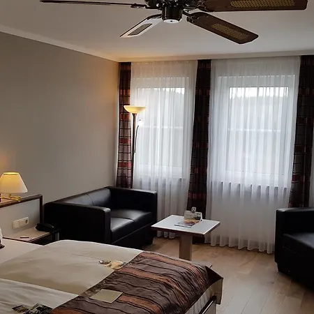 Hotel Rhoener Land Garni - Oberthulba