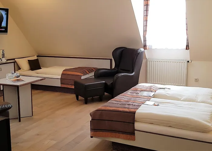 Rhoener Land Garni - מלון 4*