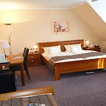 Rhoener Land Garni - 4*