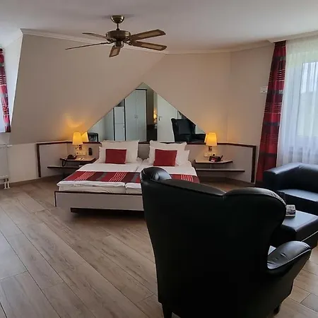 Rhoener Land Garni - Hotel 4*