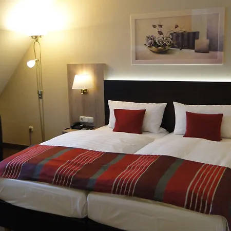 Rhoener Land Garni - 酒店 4*