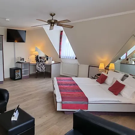 Hotel Rhoener Land Garni - Oberthulba