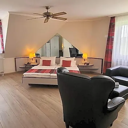 Rhoener Land Garni - 4*