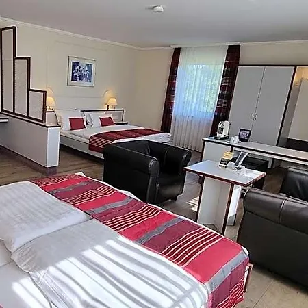 Rhoener Land Garni - 4*