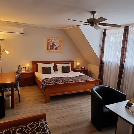 Rhoener Land Garni - Hotel Oberthulba